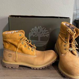 Timberland Roll down Lace Up Ankle Hiking Boots - NWOT